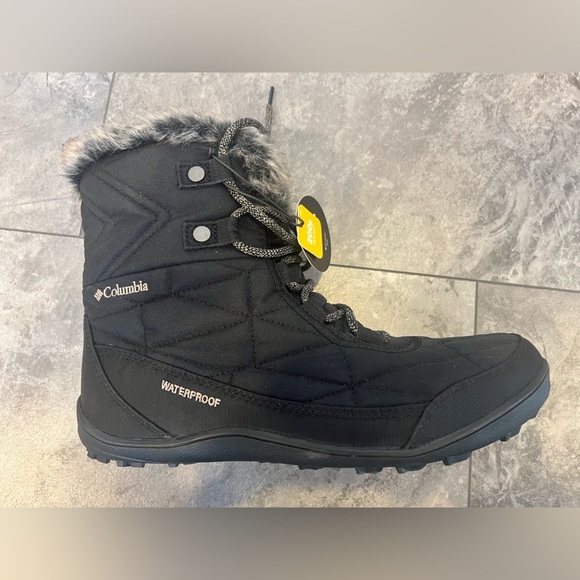 NWY Women’s 10.5W Columbia Minx Shorty III Bootie - Picture 9 of 12